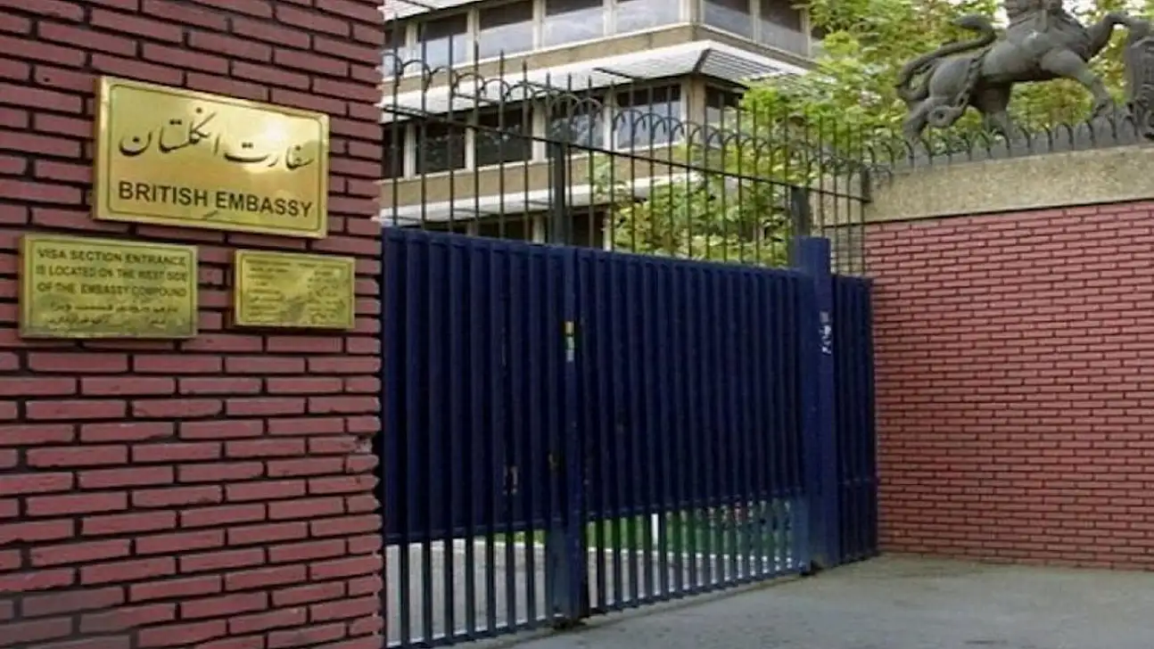 İngiltere, Tahran Büyükelçiliğini kapattı