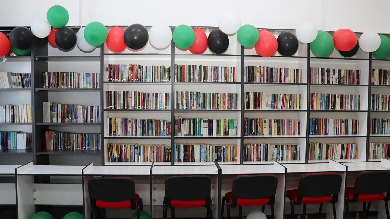 Kitap aşkıyla yola çıktılar kütüphane kurdular