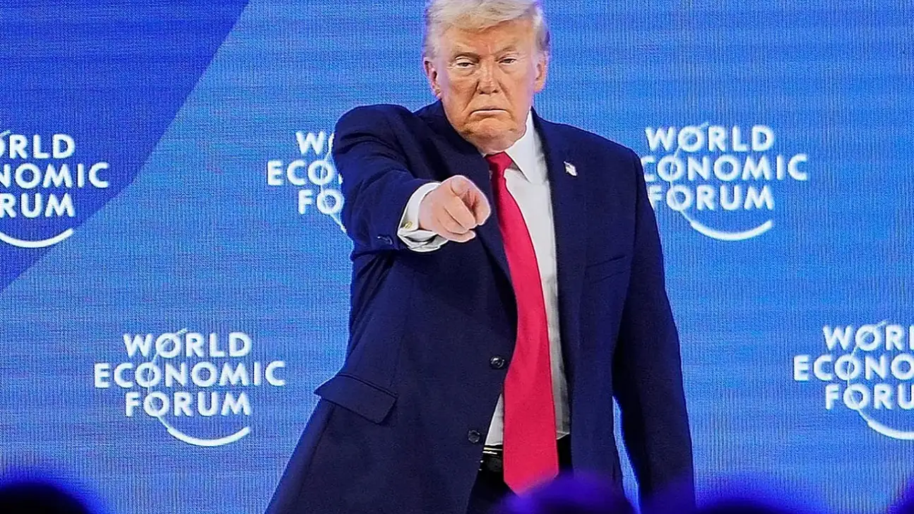 Trump'tan Grönland mesajı: Gümrük vergileri iptal edilecek