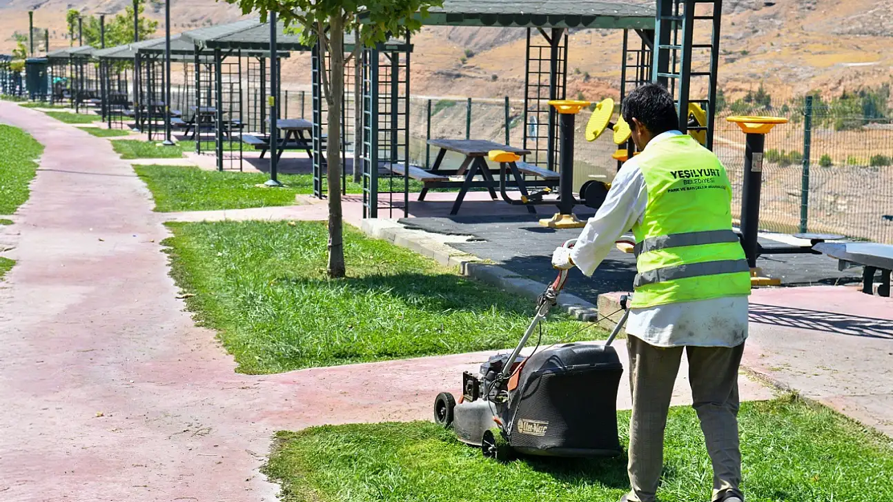 Yeşilyurt'ta Parklara Estetik Dokunuş