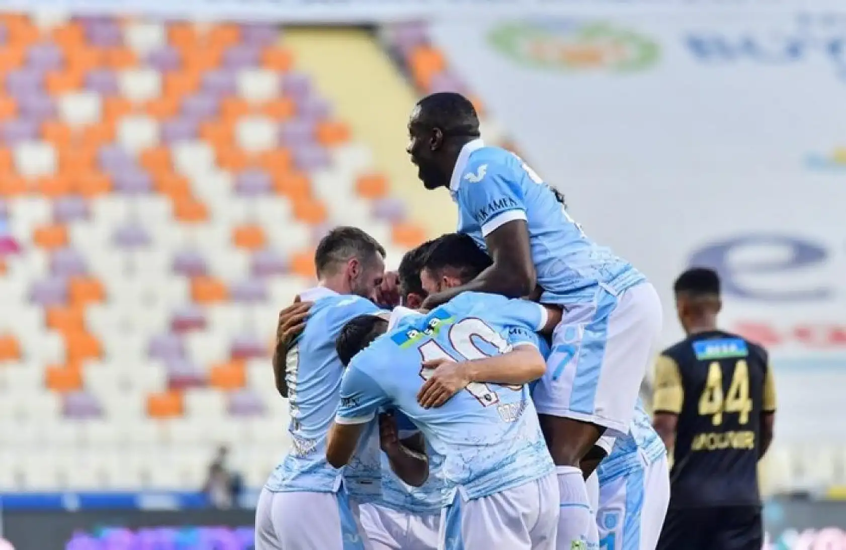 Medipol Başakşehir Maçından Kareler