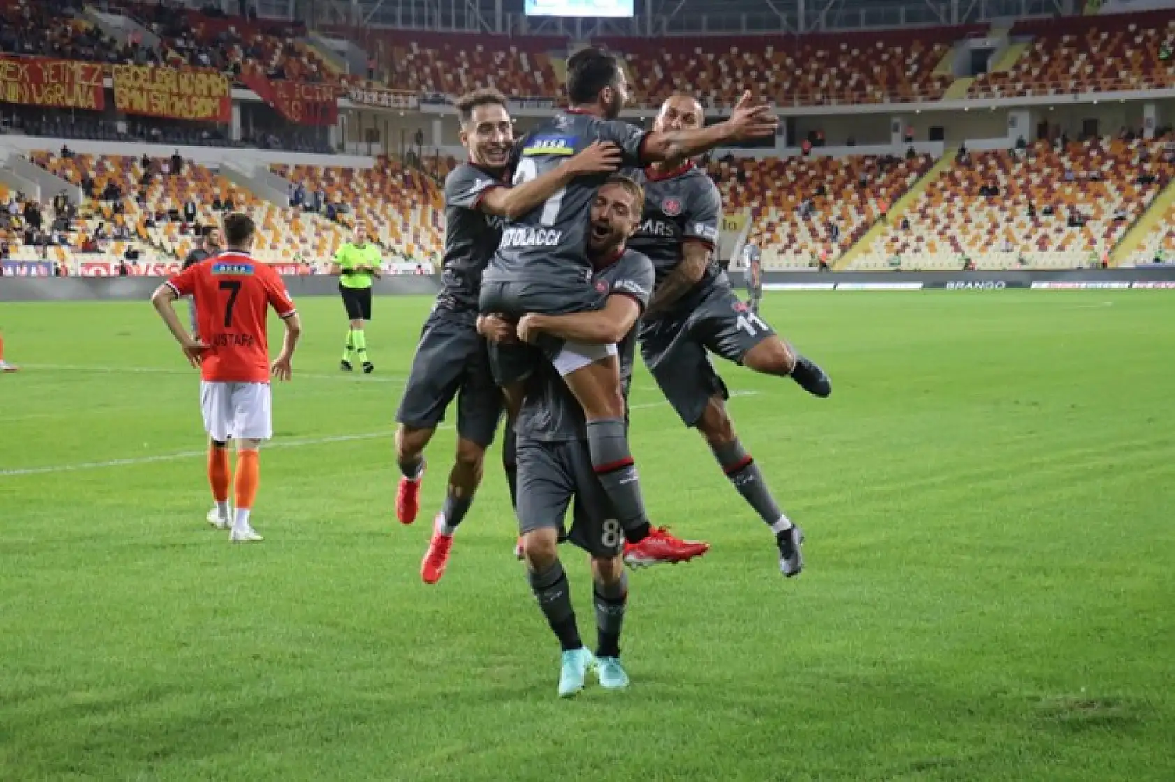 Fatih Karagümrük maçından Kareler