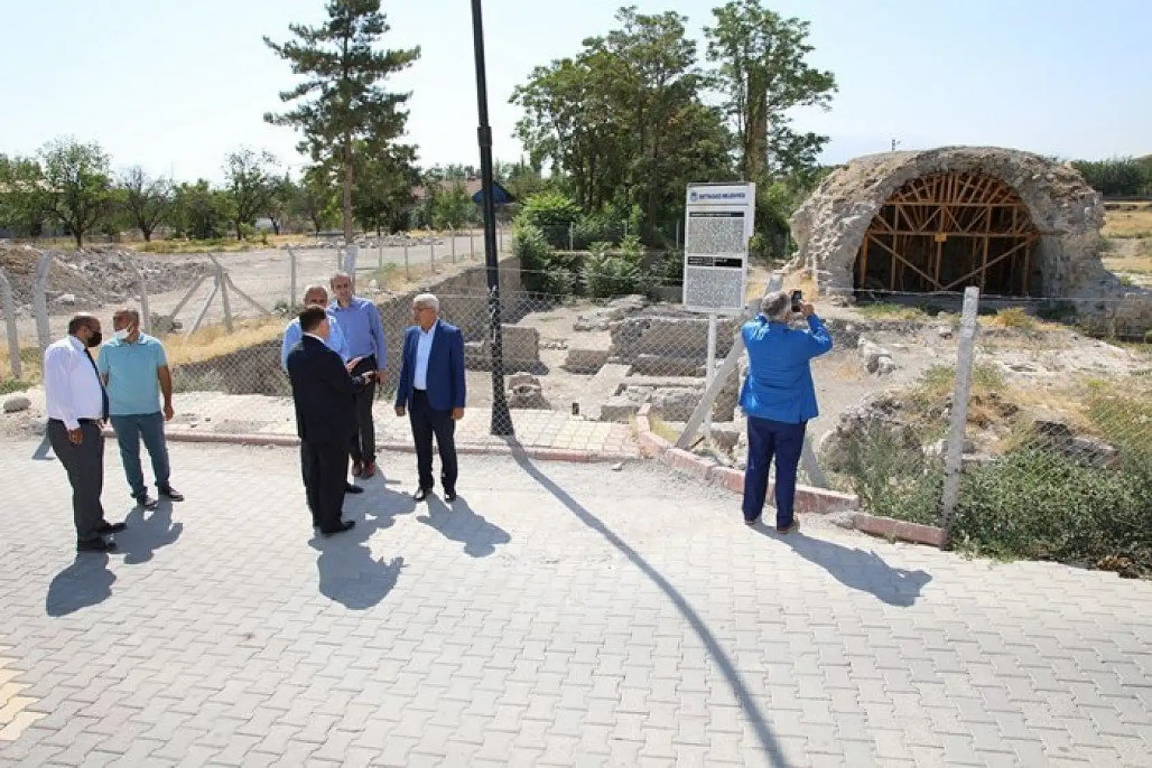 Başkan Güder, Balıkesir'den Gelen Misafirleri Tarihi Mekanlarda Ağırladı