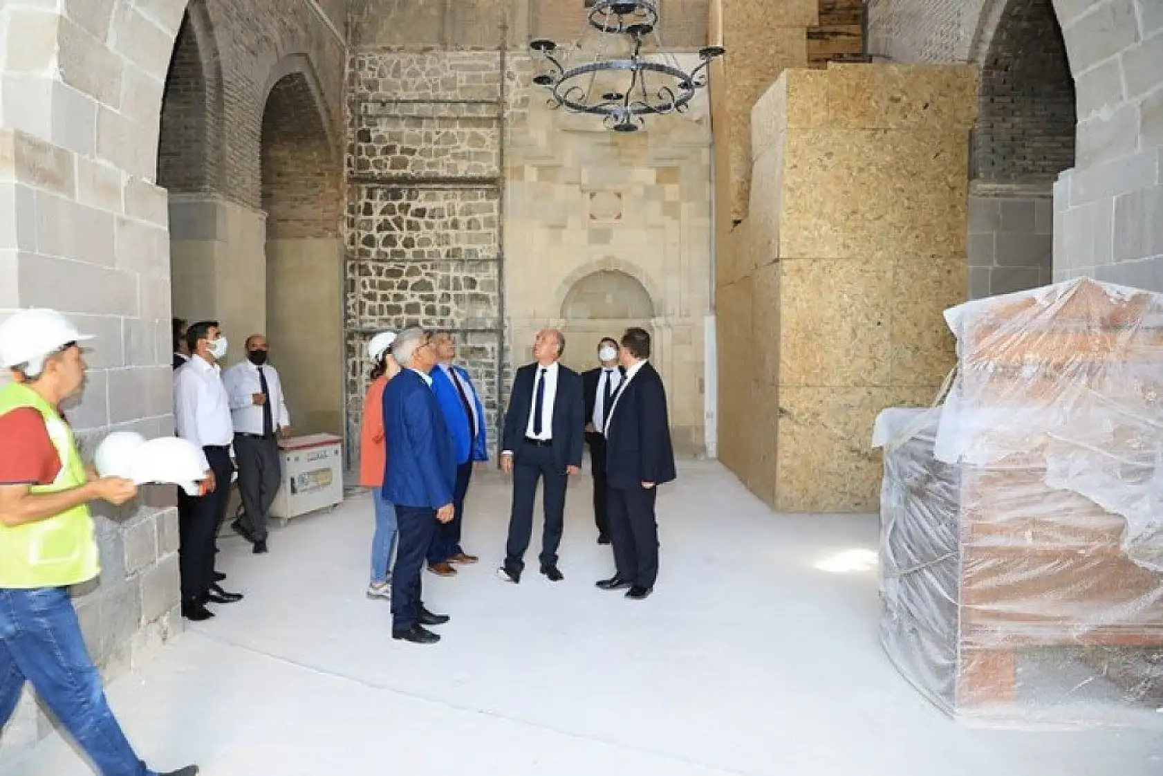 Başkan Güder, Balıkesir'den Gelen Misafirleri Tarihi Mekanlarda Ağırladı