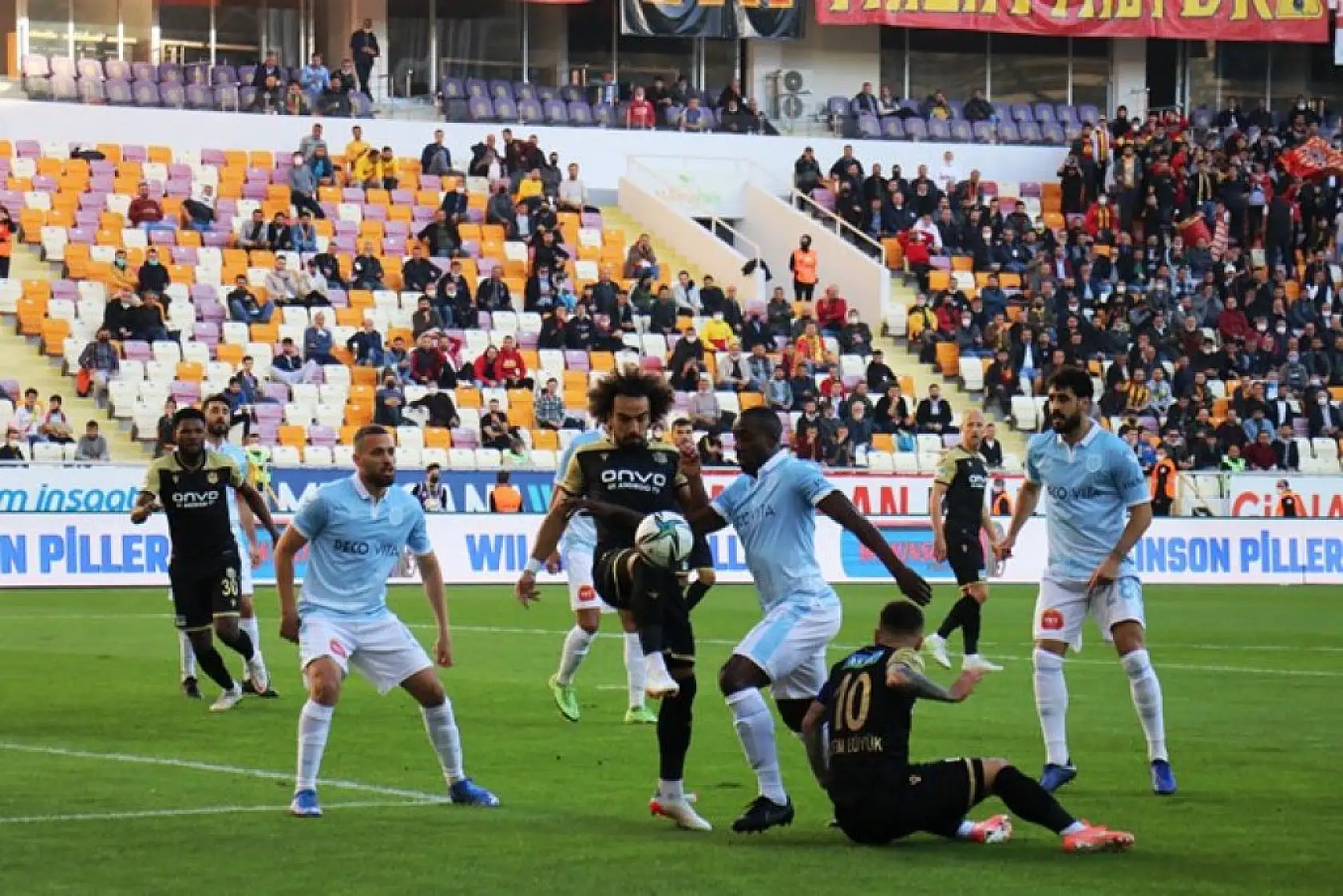 Medipol Başakşehir Maçından Kareler