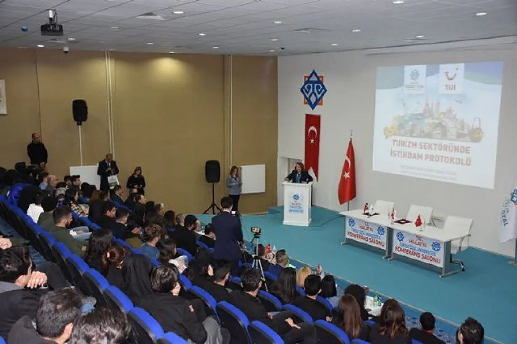 Turizm sektöründe istihdam protokolünü imzalayan ilk üniversite oldu