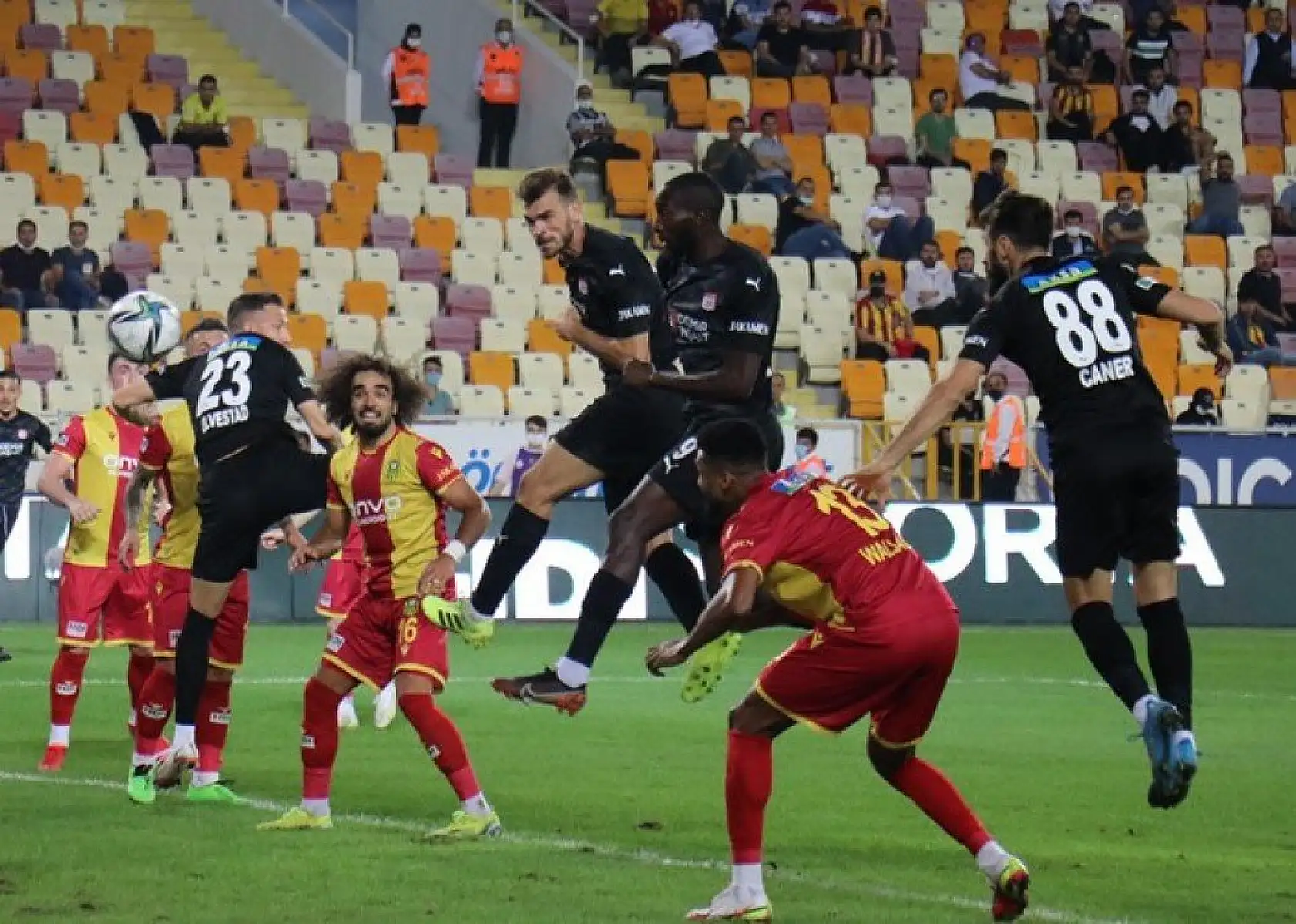 Demir Grup Sivasspor Karşılaşmasından Kareler