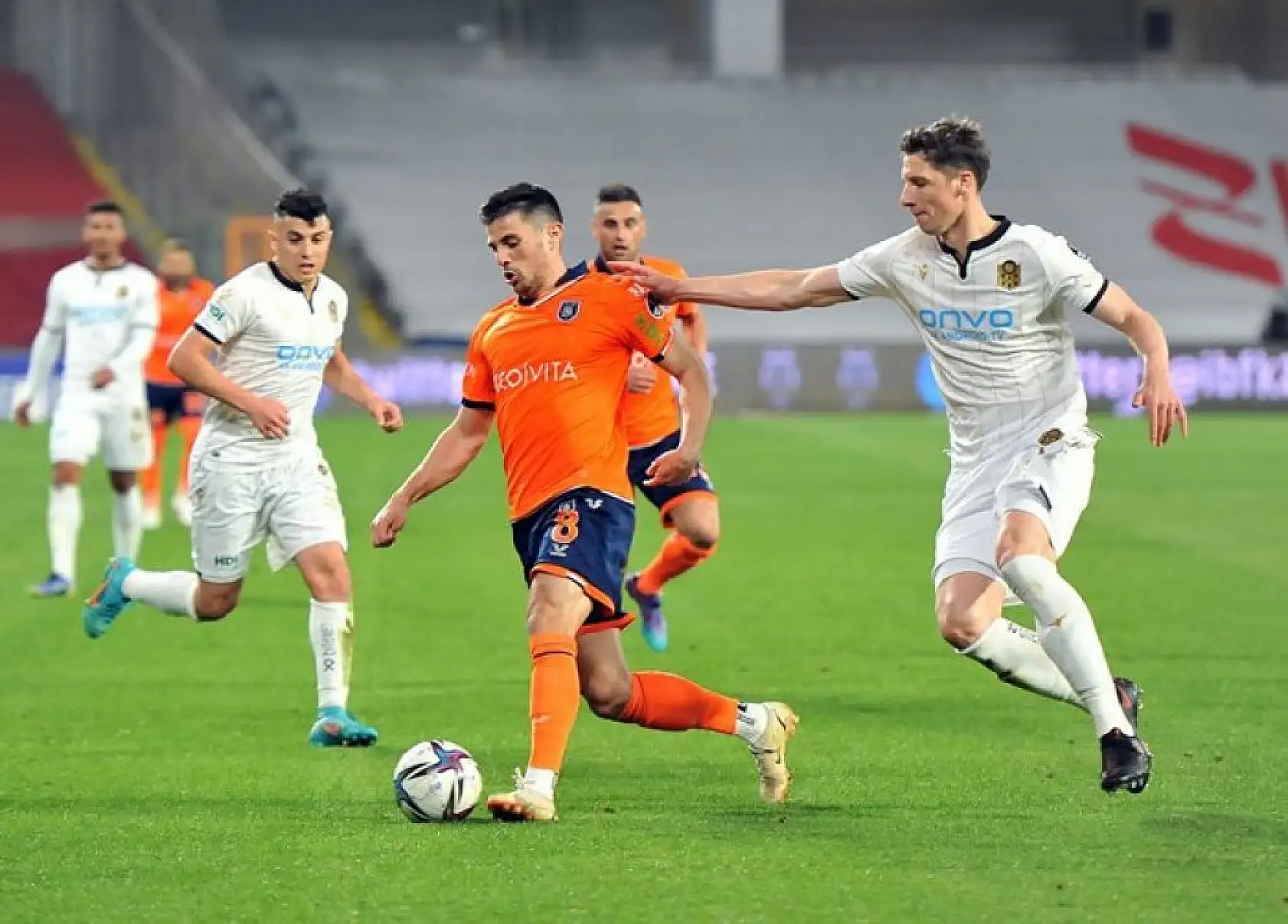 Başakşehir Yeni Malatyaspor Karşılaşmasından Kareler