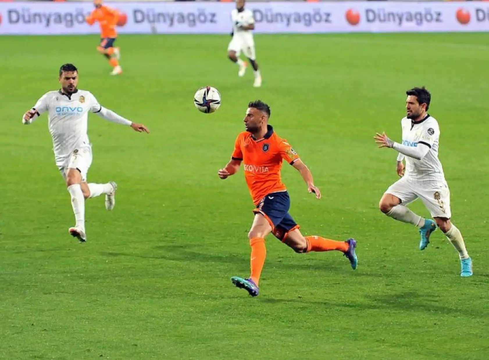 Başakşehir Yeni Malatyaspor Karşılaşmasından Kareler