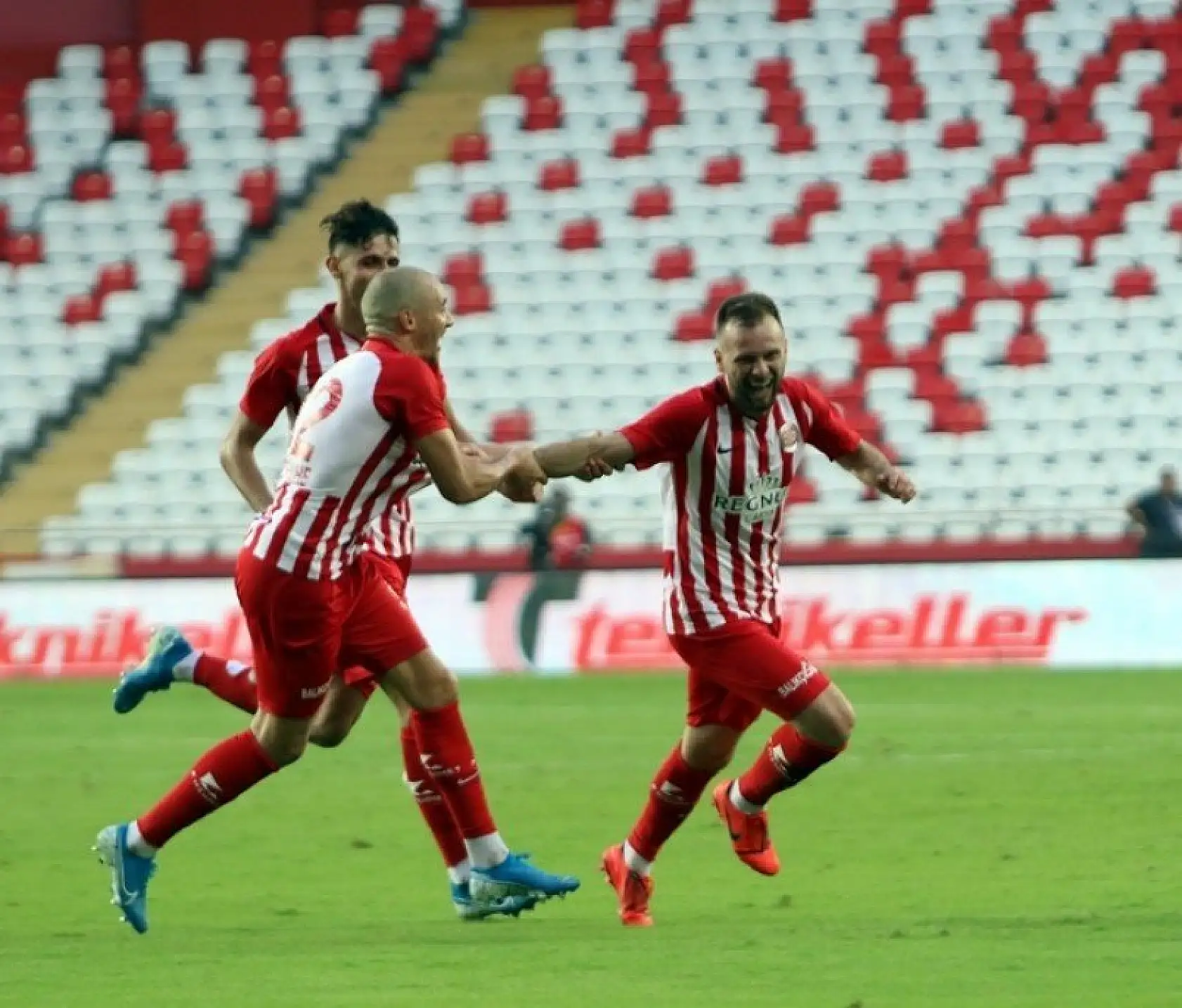 Antalyaspor Yeni Malatyaspor Karşılaşmasından Kareler