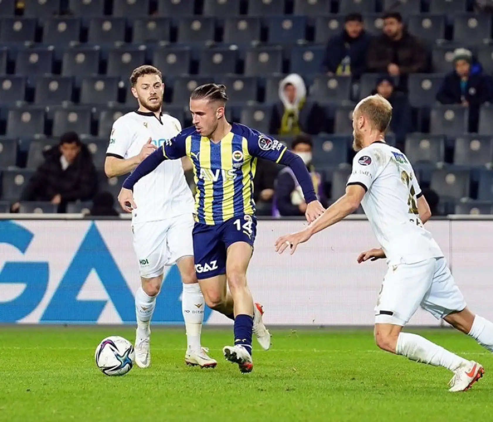 Fenerbahce Yeni Malatyaspor Karşılaşmasından Kareler