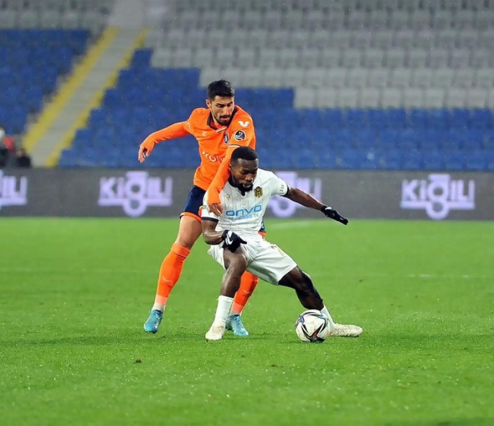 Başakşehir Yeni Malatyaspor Karşılaşmasından Kareler