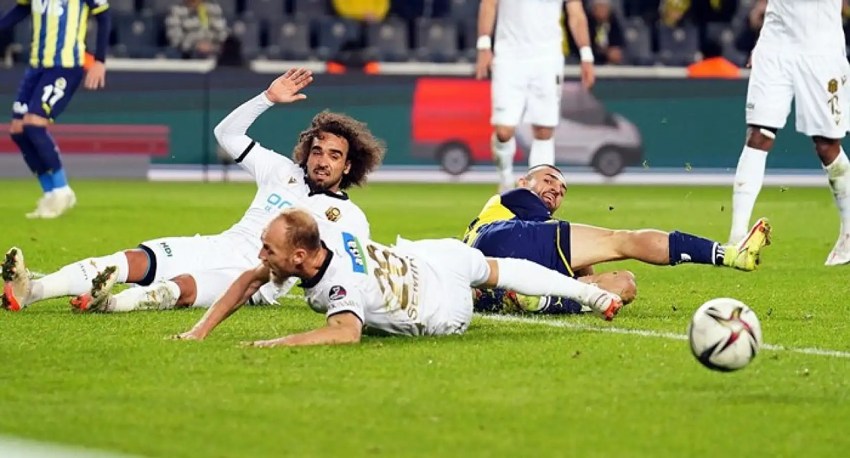 Fenerbahce Yeni Malatyaspor Karşılaşmasından Kareler