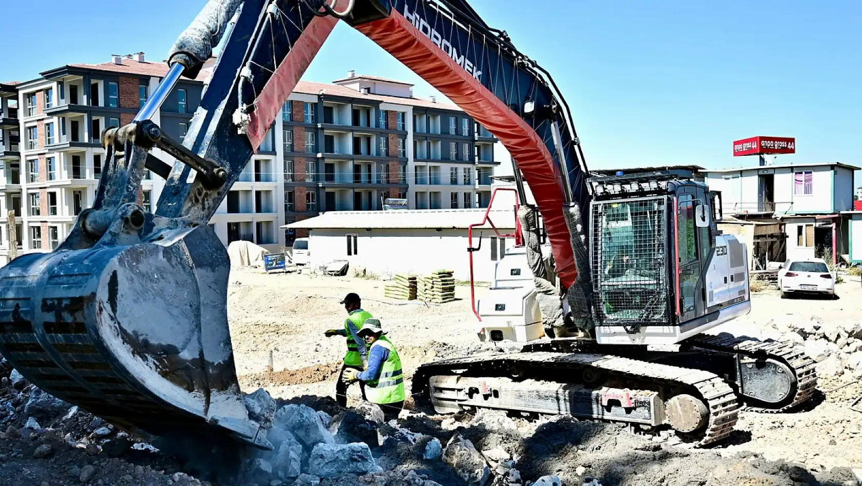 Başkan Geçit, 'Trafik Akışını Rahatlatıyoruz'