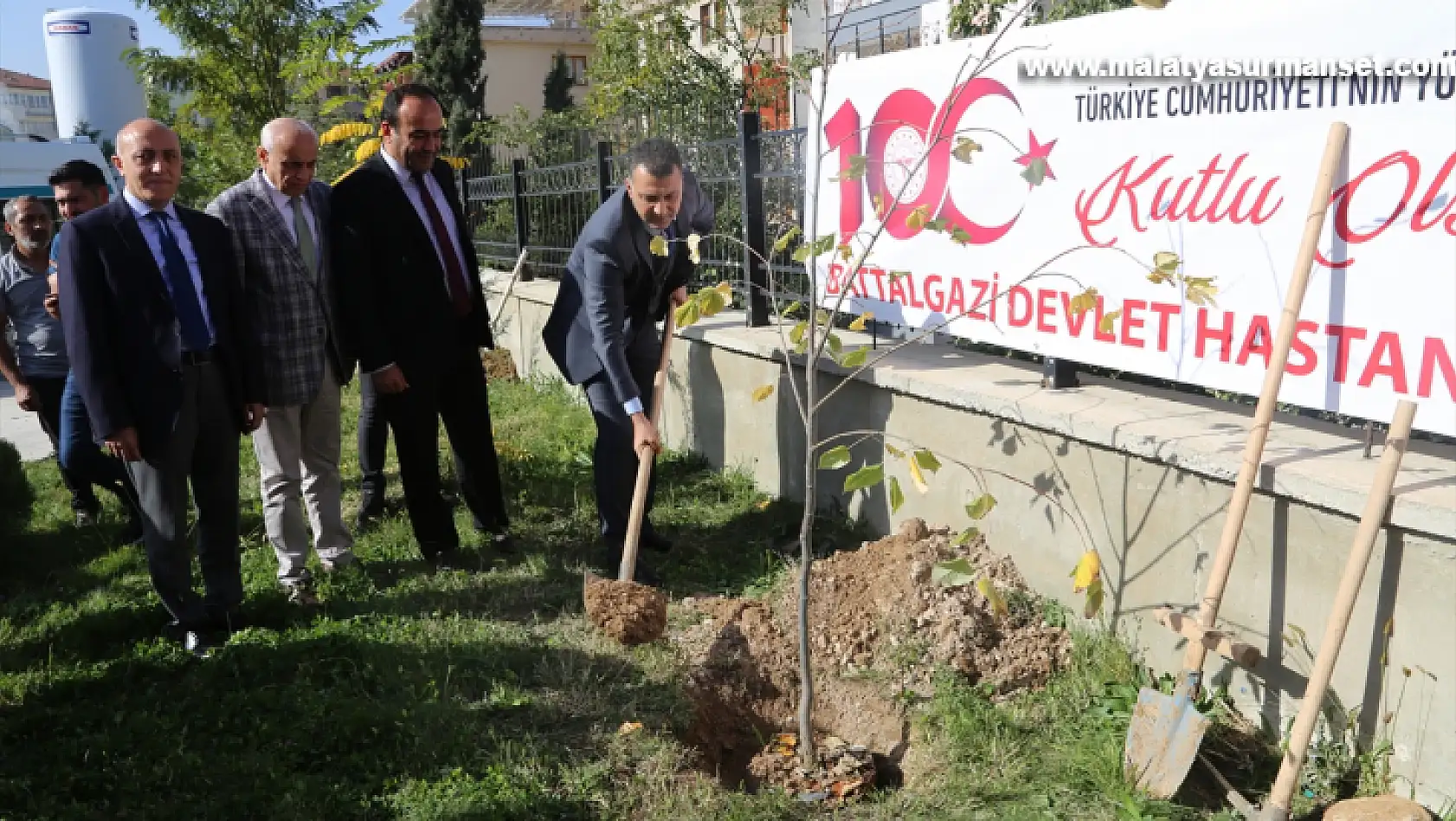 Battalgazi Devlet Hastanesinde Cumhuriyetin 100. yılı kutlandı