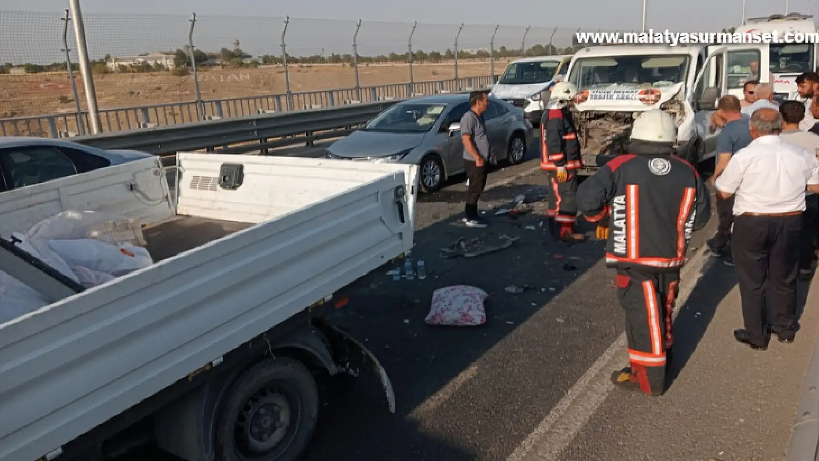 Malatya'da 4 aracın çarpışması sonucu 2 kişi yaralandı