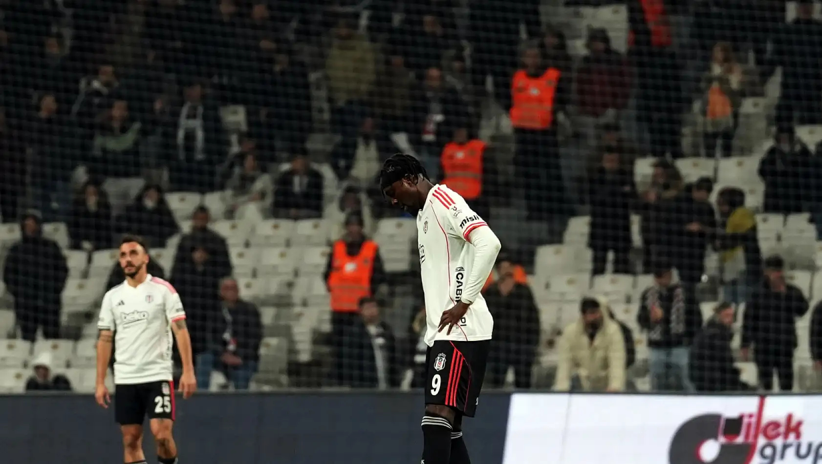 Beşiktaş büyük maçlarda skoru koruyamıyor