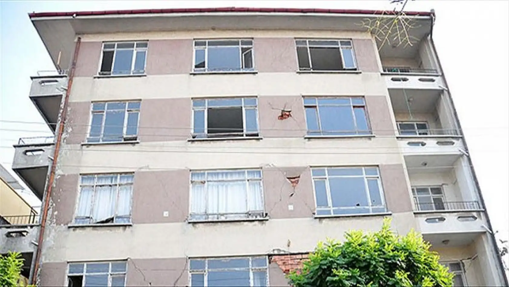 Deprem Sonrası 260 Binaya Güçlendirme Ruhsatı Verildi