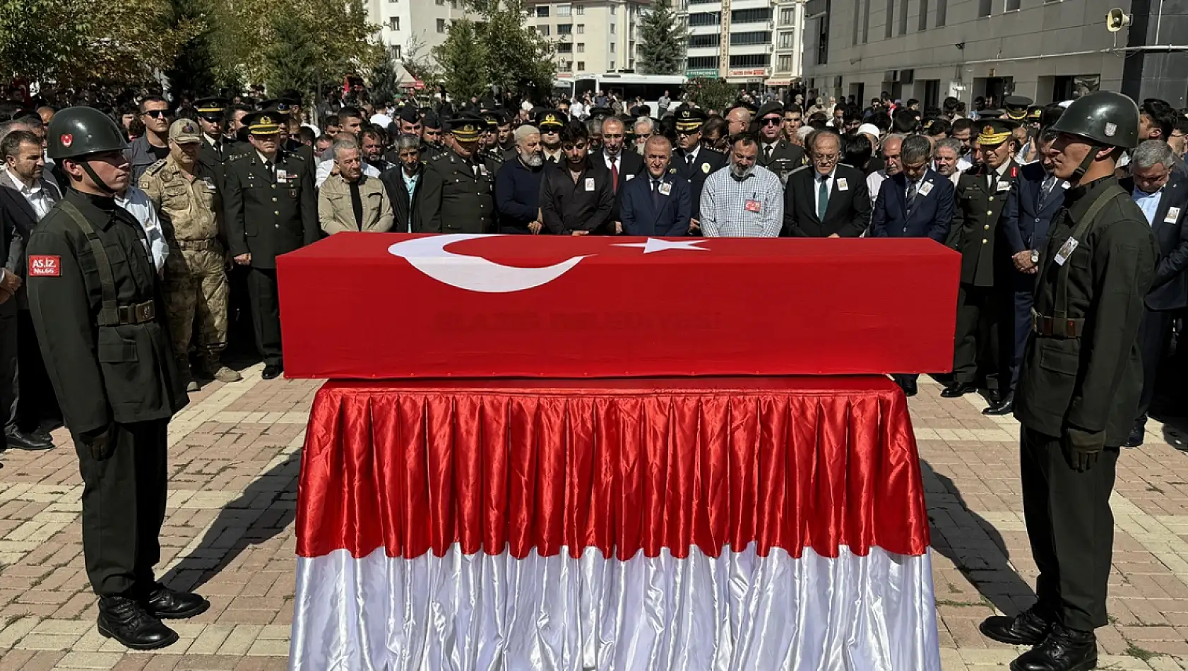 Elazığ Şehidini Uğurladı