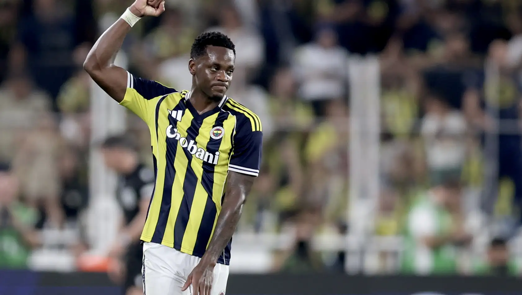 Jhon Duran, kiralık olarak Zenit'te