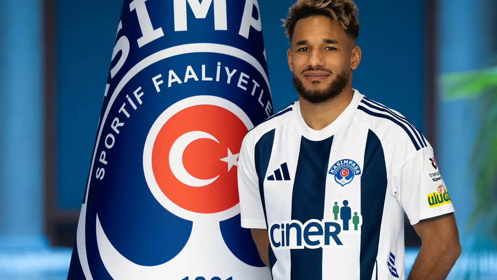 Kasımpaşa, Jim Allevinah'ı kadrosuna kattığını açıkladı