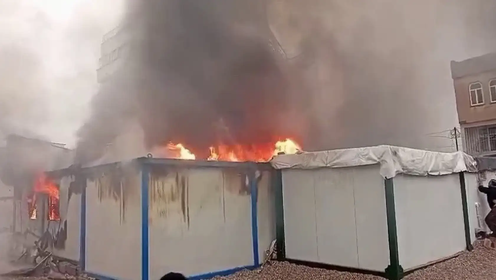 Konteynerde çıkan yangın korkuttu