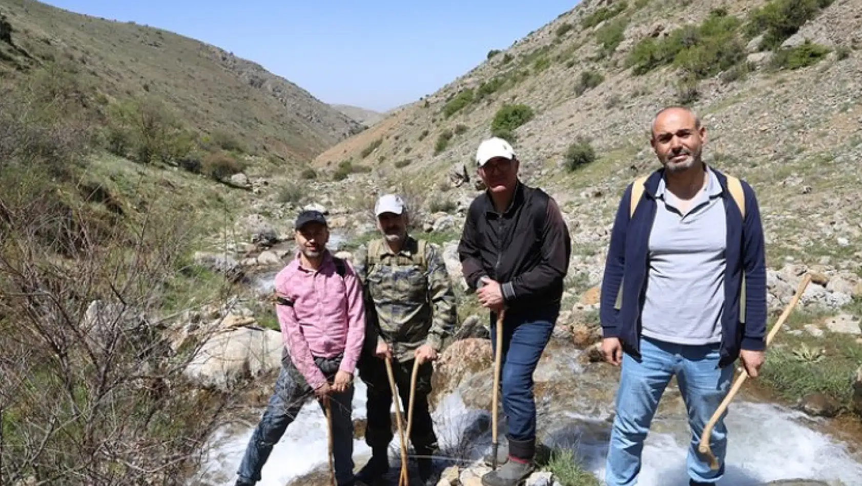 Malatya'da doğaseverlerden Beydağı eteklerine yürüyüş