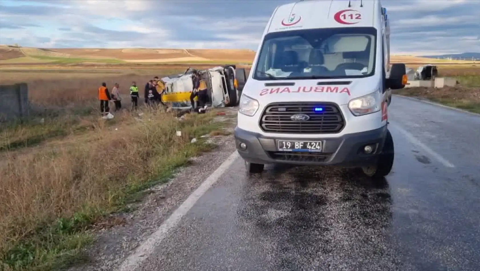 Minibüs İle Tanker Çarpıştı 1 Ölü, 18 Yaralı