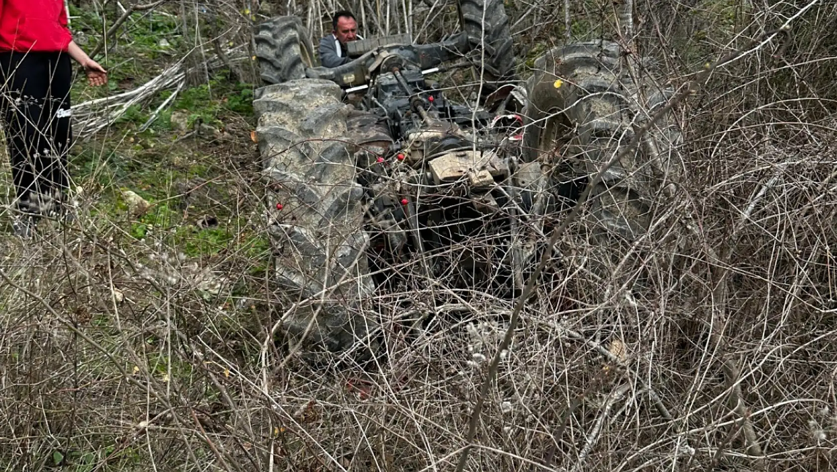 Traktör Devrildi 1 Kişi Hayatını Kaybetti