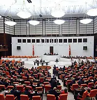 Meclis'ten Trafik İçin Sert Kararlar: Sürücüleri Neler Bekliyor?