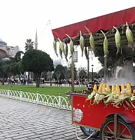 Tarihin gölgesinde sokak lezzetleri