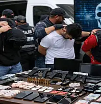 Yasal araç kiralama web sitesi kurarak vatandaşı dolandırdılar