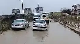 Adıyaman'da yol göle döndü