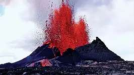 Hawaii'de Kilauea Yanardağı yeniden lav püskürttü