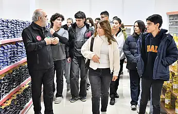 'İyilik Elçisi' Projesi gençlere yardımlaşma ve tarih bilinci aşılıyor