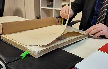 Adliye de 100 Yıllık Tarihi Defter Bulundu