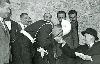 Ağbaba İnönü Cesur Onurlu Ve Dahiyane Bir Devrimciydi