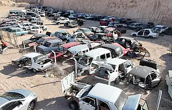 Ağır hasarlı ve hacizli araçlar çeteye kaynak oldu