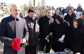 Bakan Uraloğlu Malatya'da deprem şehitliğini ziyaret etti