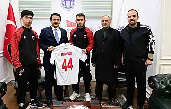 Battalgazi Belediyespor'un milli gururları Başkan Taşkın'ı ziyaret etti