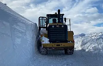 Battalgazi'de 1 metreyi bulan karla mücadele