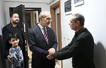 Berat Kandili'nde Acıyı Paylaşan Bir Vali