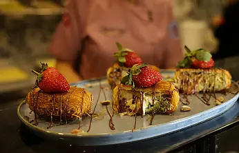 Bu da 'Çikolatalı Kaymaklı Kadayıf Sarma'