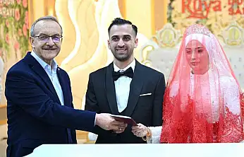 Depremde Her Şeyini Kaybetti, Hayata 'Evet' Dedi