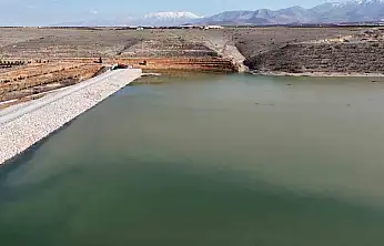 Doluluk oranı maksimum seviyeye ulaşan Sultansuyu Barajı'nda kapak açıldı