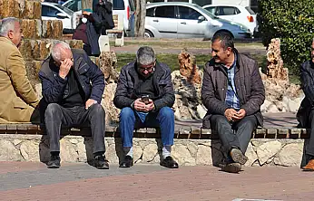 Emekliler Açlık Sınırının Altında Yaşıyor: Meclis'te Vicdan Sınavı