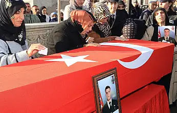 Hayatını kaybeden uzman çavuş Arı, son yolculuğuna uğurlandı