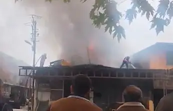 Kaporta atölyesinde yangın