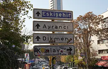 Kızılay Tabelası Sosyal Medyayı Yine Salladı