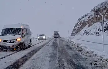 Kubbe Dağı beyaza büründü